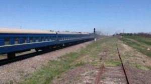 2ТЭ116-1209 забирается в гору с поездом из Феодосии