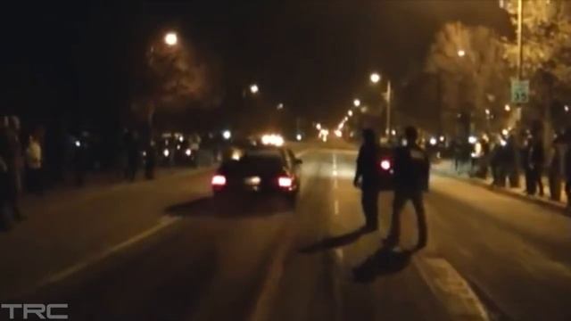 Mustang battles R35 GTR from a DIG on the street смотреть онлайн