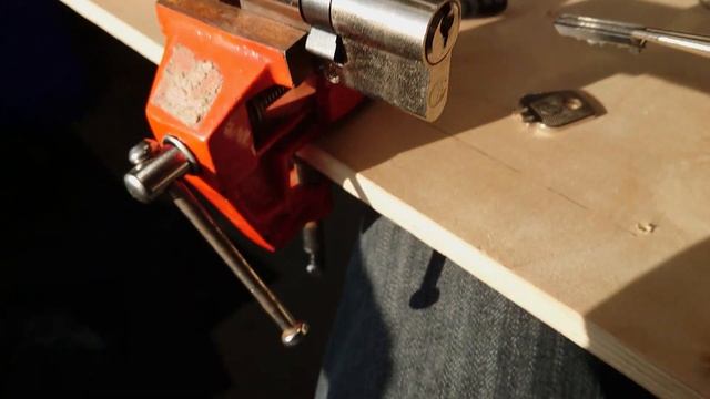 Заклинило Замок Двери смотреть онлайн