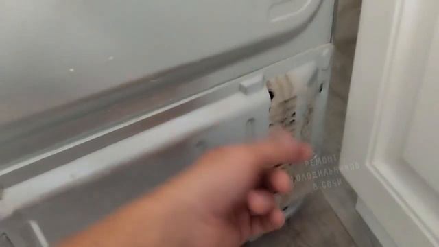 Холодильник LG греются стенки