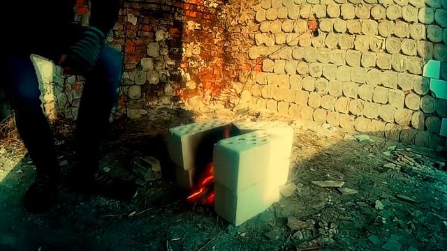 Как не нужно подрывать баллончики из-под краски!!!Не повторять смотреть онлайн