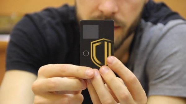 Обзор холодного кошелька Cool Wallet - Walletz.ru