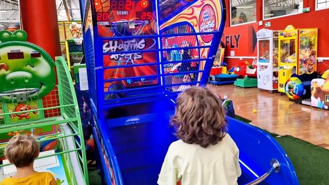 Crazy Park @crazypark6274 a Bonneuil-sur-Marne avec French Kids @frenchkids_officiel#indoorplay #fu смотреть онлайн