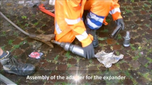 Pipe replacement with the TERRA EXTRACTOR X 300 C