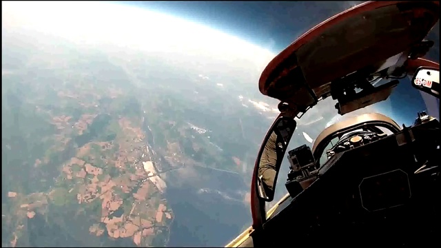 Полет МиГ-29 в стратосфере с туристом! смотреть онлайн