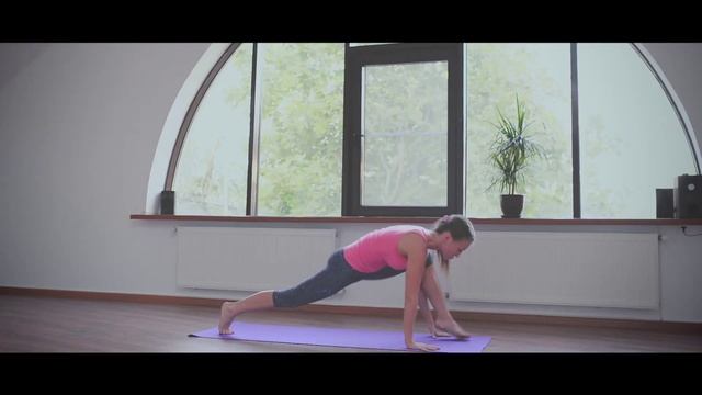 Йога Айенгара с Ириной Фроловой в студии "Цветок Жизни". смотреть онлайн