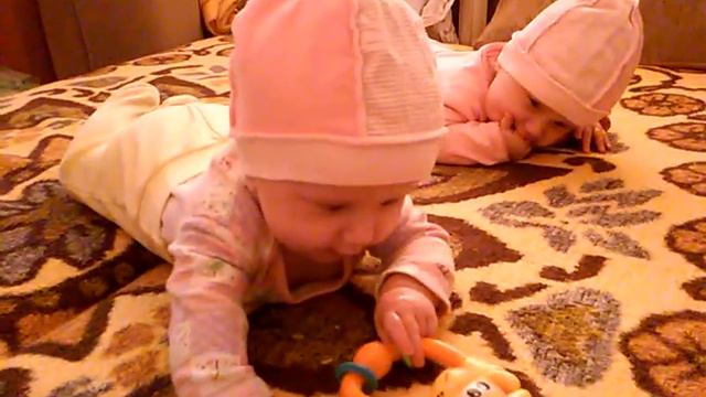 Моя двойня 4 месяца смотреть онлайн