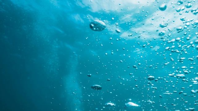 Шум воды под успокаивающую мелодию / The sound of water to a soothing melody смотреть онлайн