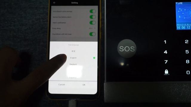 Tuya Smart App control GSM +WIFI dual networking home alarm kit EB-828 from SMQT смотреть онлайн