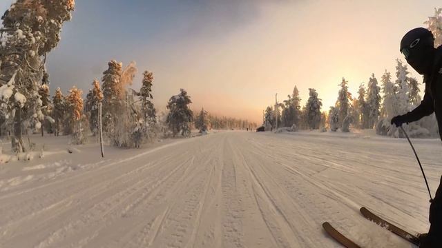 LAPÔNIA, FINLÂNDIA: Tudo sobre ESQUIAR e ver a AURORA BOREAL nesse paraíso de inverno. смотреть онлайн