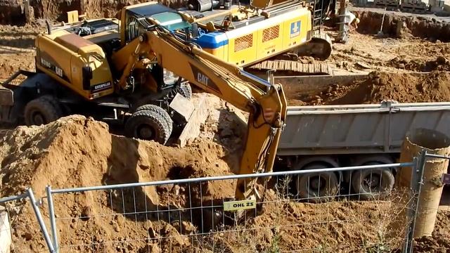 Caterpillar M 316C and Bauer BG 36H смотреть онлайн