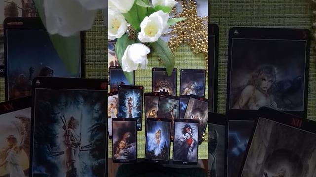 4 королевы. Королева Жезлов( Овен, Лев, Стрелец) смотреть онлайн