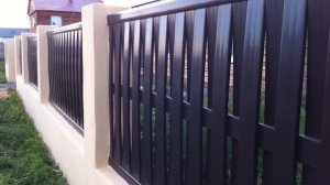 Забор из пластика