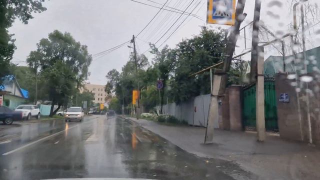 Мимо зоопарка, ул Есенберлина, Орманова (Многоводная), Толе би (Комсомольская) 28 08 2023. смотреть онлайн
