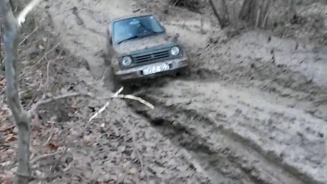 Mitsubishi PAJERO MINI VR II Road uphill in the mud FAIL смотреть онлайн