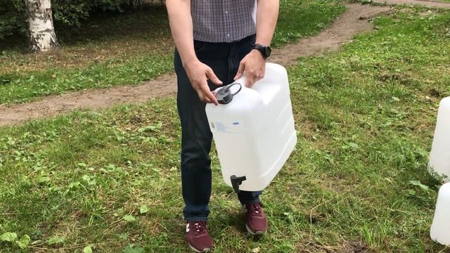 Обзор немецкой канистры для воды с краном на 20 литров смотреть онлайн