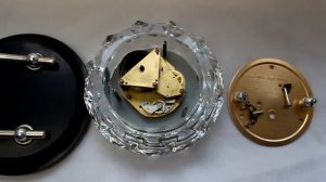 Часы Маяк Кристалл СССР механические настольные балансовые