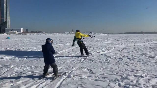 Зимний детский кайтинг в Лахте в начале марта смотреть онлайн