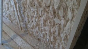 Штукатурка гипс+ опилки. Штукатурю очень неровные стены.