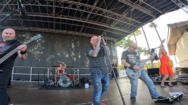 Daisy Cutter 6 - Symphony of Destruction(cover) @ Porchfest - Hervey's Tire - Rochester NH 10/1/23 смотреть онлайн