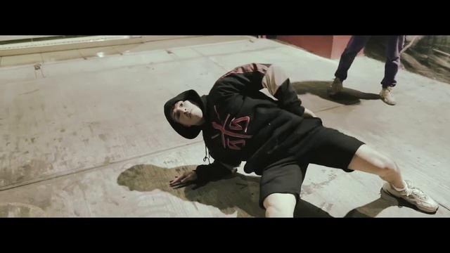 Solitario Mondragón Ft. Proof - "Lo Mío" (Video Oficial) смотреть онлайн