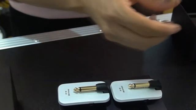 NUX B2 2.4GHz Guitar Wireless System (UNBOXING & HANDS-ON REVIEW) смотреть онлайн