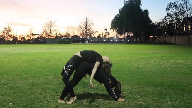 vlogmas day 3!!~ yoga challenge ft. britney sok! смотреть онлайн