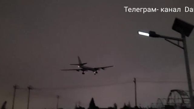 Заход на посадку бомбардировщика-ракетоносца Ту-95МС ВКС России на аэродром Ханчжоу смотреть онлайн