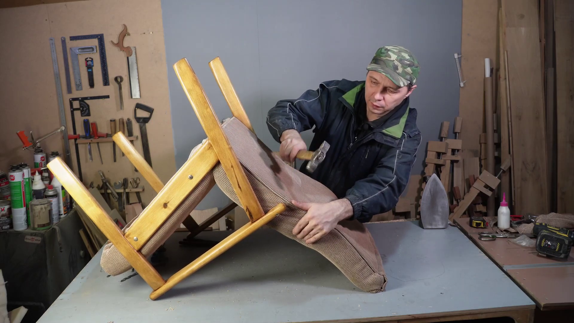 Реставрация старого кресла. Обивка и сборка. Часть 4 смотреть онлайн