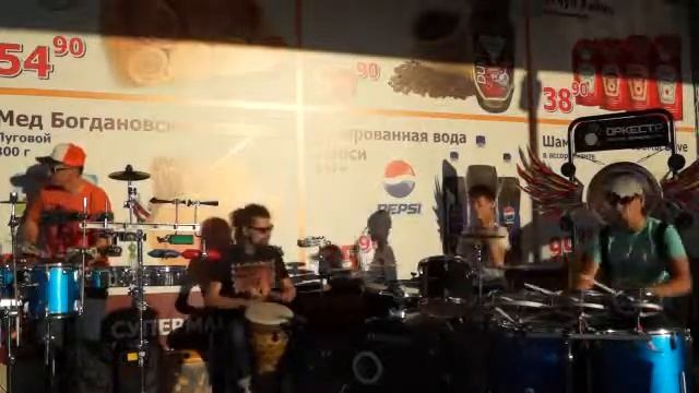Рязань. Оркестр Летучих барабанщиков.16.08.2013 смотреть онлайн