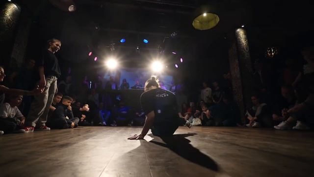Kristina vs Tata | B Girls Semifinal at #FORMSKILL 2022 смотреть онлайн