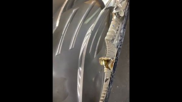 Не откладывайте ремонт фар на потом !