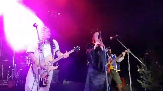 Тролль Гнёт Ель - Розовый Куст cover Остролист смотреть онлайн