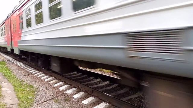 Электропоезд эд4м-0413 Сообщением Санкт-Петербург Павловск Отправляется с платформы Царское Село смотреть онлайн