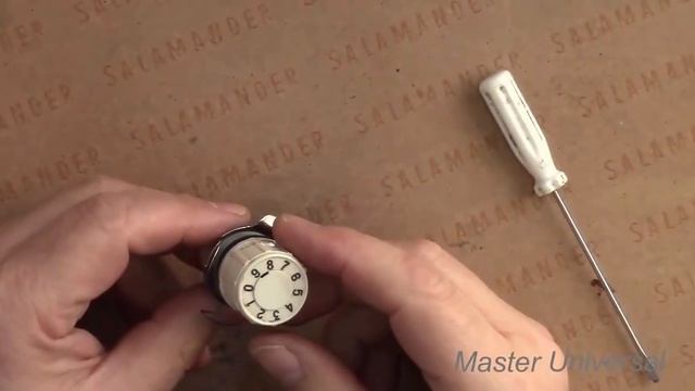 Чайка 132 М. Снимаем регулятор зигзага и регулируем смещение иголки. Видео № 247. смотреть онлайн