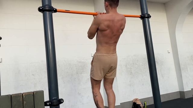 Как накачать бицепс? 2 Упражнения С Собственным Весом На Бицепс смотреть онлайн