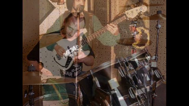 Александр Монин, рок-группа "КРУИЗ" на радио. Радио «РОССИЯ». 09.05.2003г. смотреть онлайн