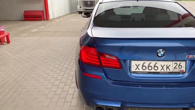 Mercedes w213 6,3 AMG vs bmw m5 f10 смотреть онлайн