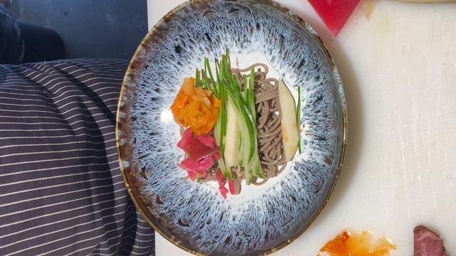 Корейський суп з мясом та гречаною локшиною