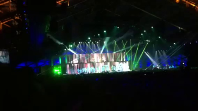 Enfoirés - Another brick... смотреть онлайн