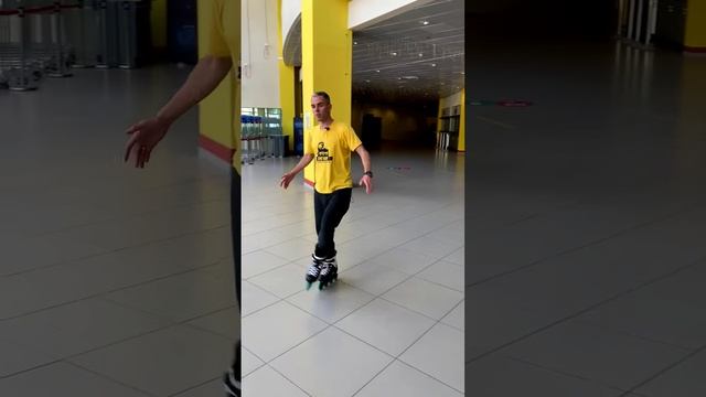 Учимся делать перебежку на роликах смотреть онлайн