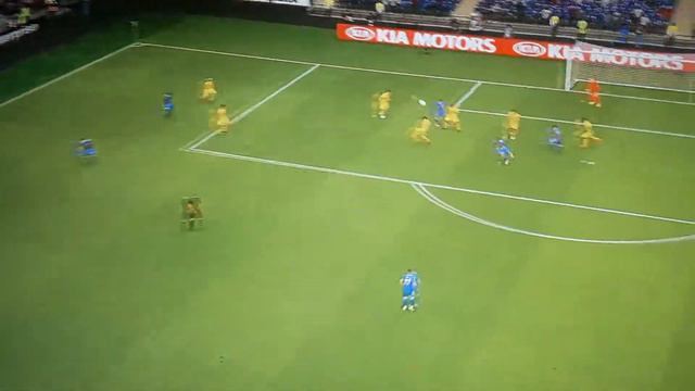 Gunnarsson smashes the ball into the net смотреть онлайн