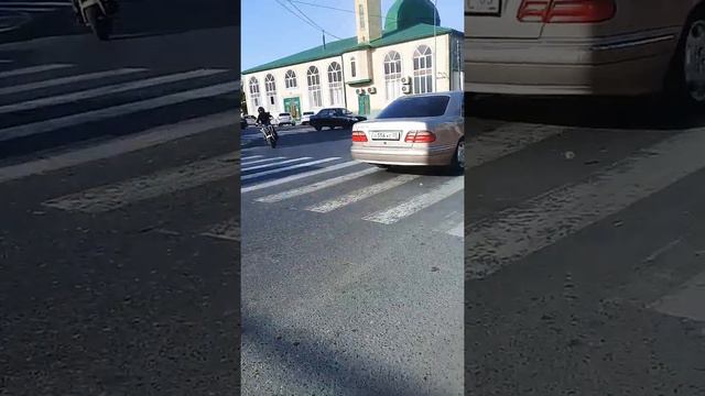 ОЧЕНЬ КРАСИВЫЙ АЗАН В МАХАЧКАЛЕ! смотреть онлайн