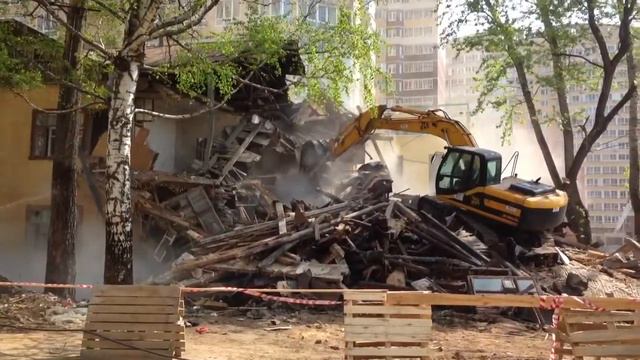 Сносят дом во дворе смотреть онлайн