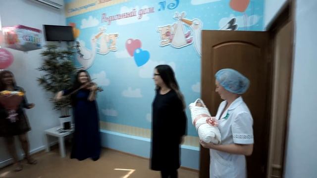 Красивая Выписка из роддома Уфа смотреть онлайн