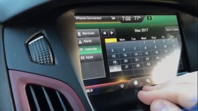 Review on a 2012 Ford Focus Titanium Hatchback смотреть онлайн