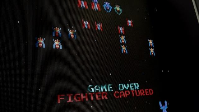 T1 Faker and Tyler1 Play Old Arcade Games смотреть онлайн