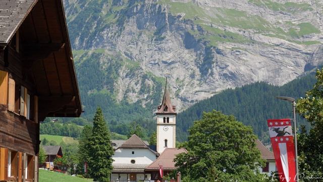 Grindelwald The Most Charming Village In Switzerland 8K смотреть онлайн