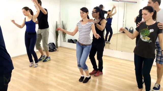 Продолжающая группа по бачате в Школе танцев Чино - Luis Vargas "La Mortificadora" смотреть онлайн