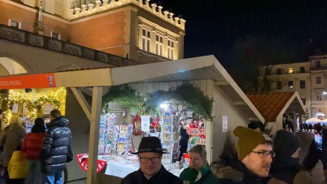Krakow, Poland, Christmas market walking tour 4K смотреть онлайн